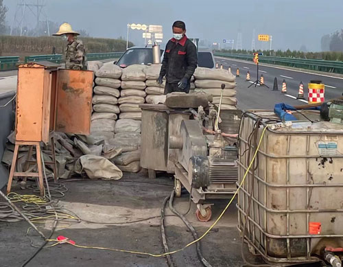 奇台高速路病害处理